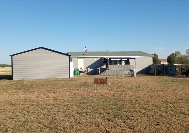 Photo 3 of Manufactured home for sale at 1001 Elizabeth, Coleman, TX 76834 | MLS# 21187897 | Listing updated on 2026-08-14