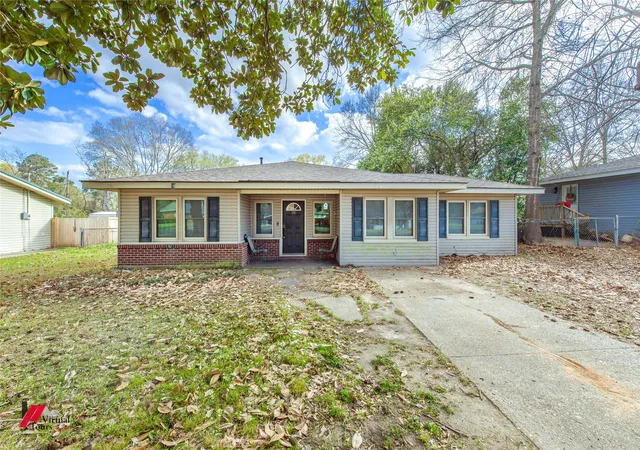 Photo 1 of Single family home for sale at 214 Ellis Dr, Minden, LA 71055 | MLS# 21187996 | Listing updated on 2026-08-27
