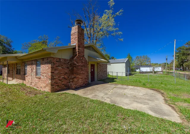 1st image of 1120 Pine St, Waskom, TX 75692 | MLS# 21188011