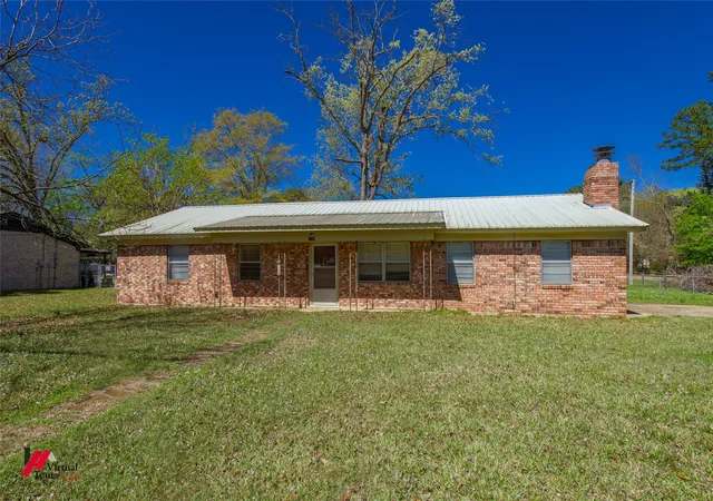 Photo 3 of Sale Pending at 1120 Pine St, Waskom, TX 75692 | MLS# 21188011 | Listing updated on 2026-07-29