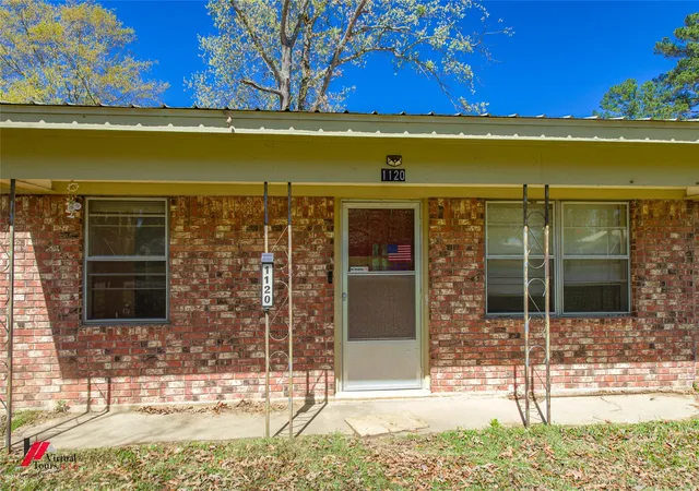Photo 4 of Sale Pending at 1120 Pine St, Waskom, TX 75692 | MLS# 21188011 | Listing updated on 2026-07-29