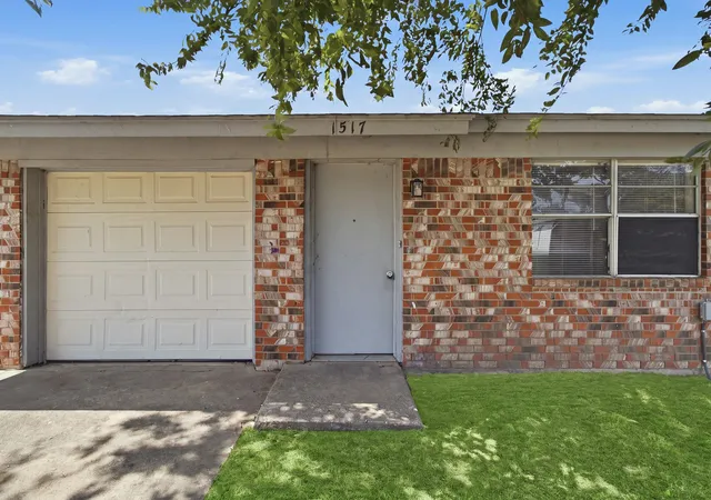 Photo 2 of Sale Pending at 1517 Coral Cut Off, Azle, TX 76020 | MLS# 21187180 | Listing updated on 2026-08-28