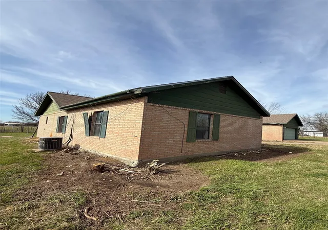 Homes for sale in Kosse, TX | 104 S Lilly St, Kosse, TX 76653 | MLS# 21187845