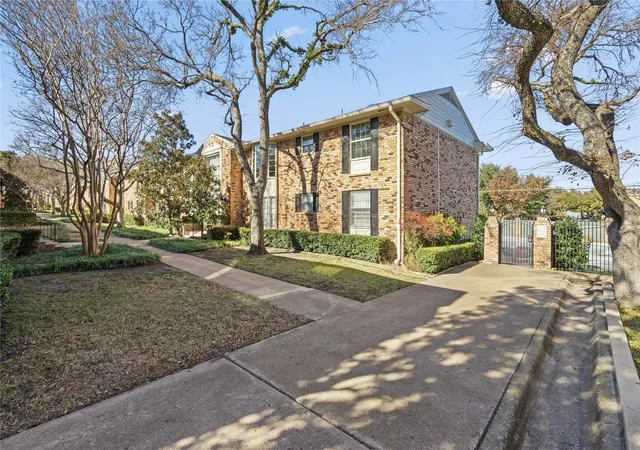 Homes for sale in Dallas, TX | 5843 E University Blvd #C, Dallas, TX 75206 | MLS# 21174664