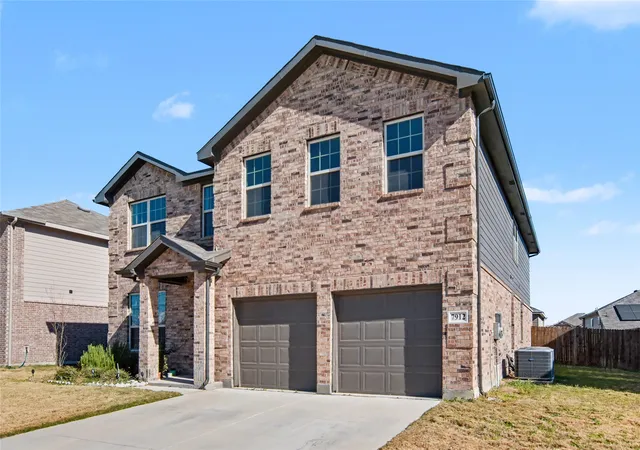 Photo 2 of Single family home for sale at 7912 Schooner Dr, Fort Worth, TX 76179 | MLS# 21188191 | Listing updated on 2026-08-31