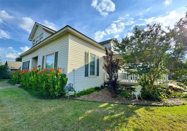 Photo 2 of Sale Pending at 300 S Oak St, Lorena, TX 76655 | MLS# 21186400 | Listing updated on 2026-07-15