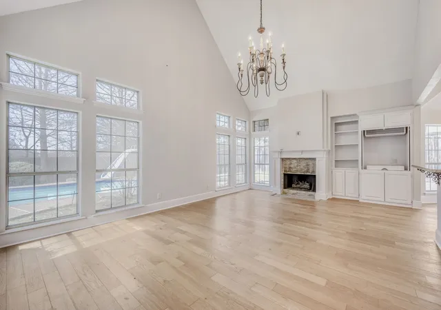 Photo 4 of Single family home for sale at 27 Wellington Oaks Cir, Denton, TX 76210 | MLS# 21133282 | Listing updated on 2026-10-02
