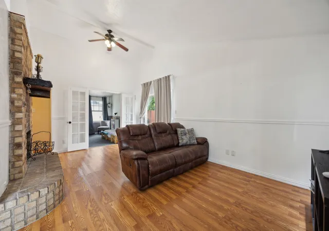 3rd image of 3812 Longmeadow Wy, Fort Worth, TX 76133 | MLS# 21187580