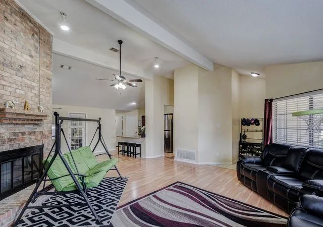 Photo 3 of Single family home for sale at 716 Fieldwood Dr, Mesquite, TX 75150 | MLS# 21188521 | Listing updated on 2026-08-20