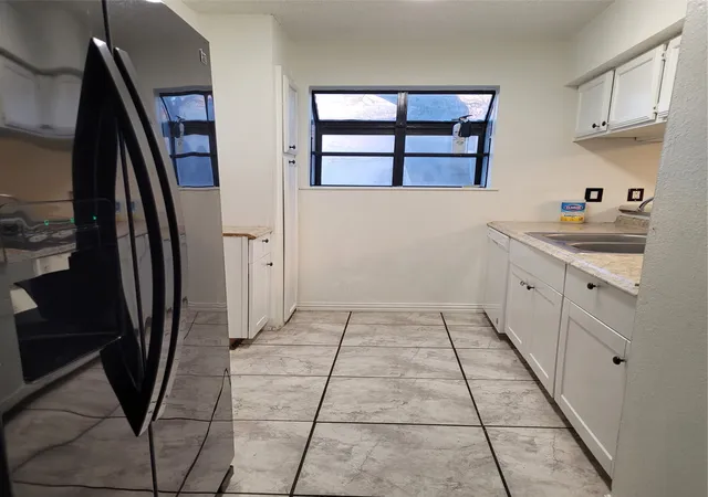 5th image of 9611 Walnut St, Dallas, TX 75243