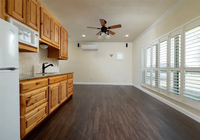 5th image of 4224 Hollow Creek Ct, Aledo, TX | MLS# 21183863