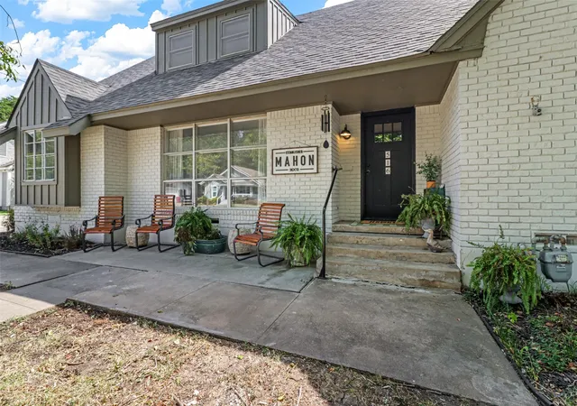 Single family home for sale at 516 N Main St N, Farmersville, TX 75442 | MLS# 21188574