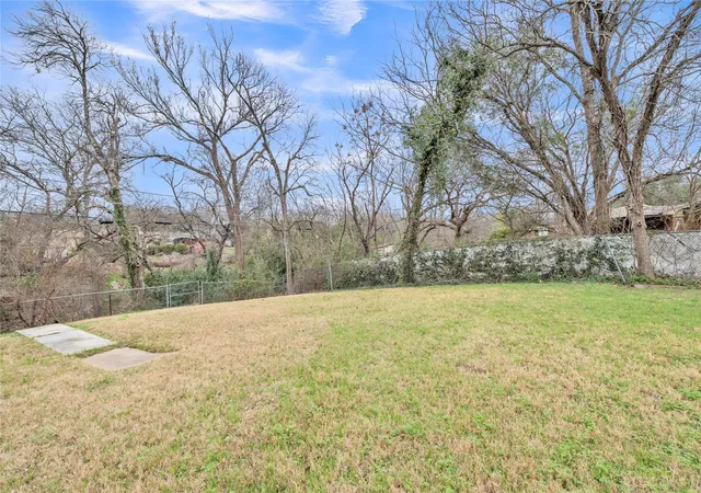 Homes for sale in Woodway, TX | 801 Arliss Dr, Woodway, TX 76712 | MLS# 21188670