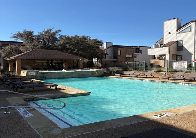 2nd image of 2301 Balsam Dr, Arlington, TX 76006