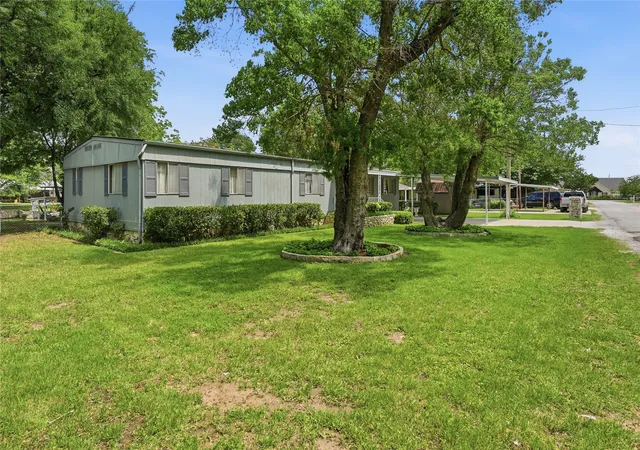 Photo 2 of Sale Pending at 3409 Tahitian Ct, Granbury, TX 76048 | MLS# 21187557 | Listing updated on 2026-07-24