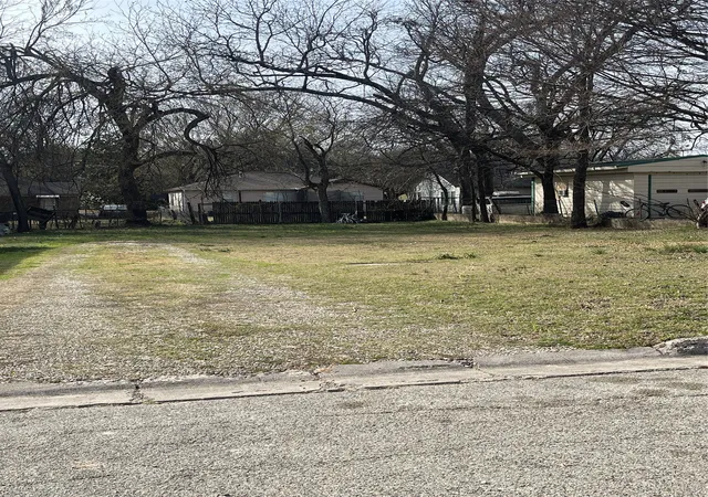Photo 3 of Land for sale at 605 S Rusk St, Gainesville, TX 76240 | MLS# 21188746 | Listing updated on 2026-09-01