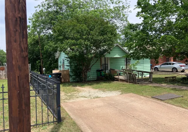 1st image of 5930 Bonnell Ave, Fort Worth, TX 76107 | MLS# 21189238