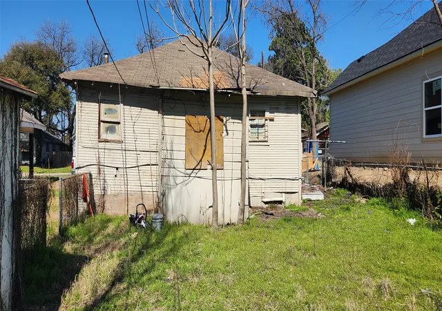 Photo 2 of Land for sale at 1620 Stoneman St, Dallas, TX 75215 | MLS# 21189368 | Listing updated on 2026-08-20