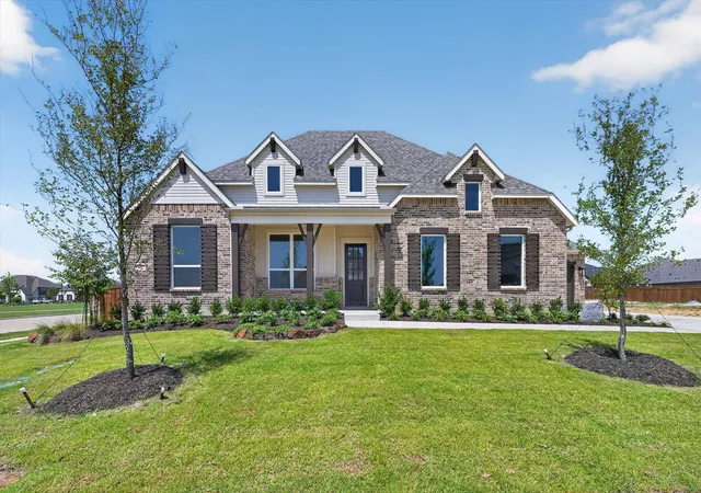 Photo 1 of Sale Pending at 2802 Cedar Rdg, Sherman, TX 75092 | MLS# 21189393 | Listing updated on 2026-09-07