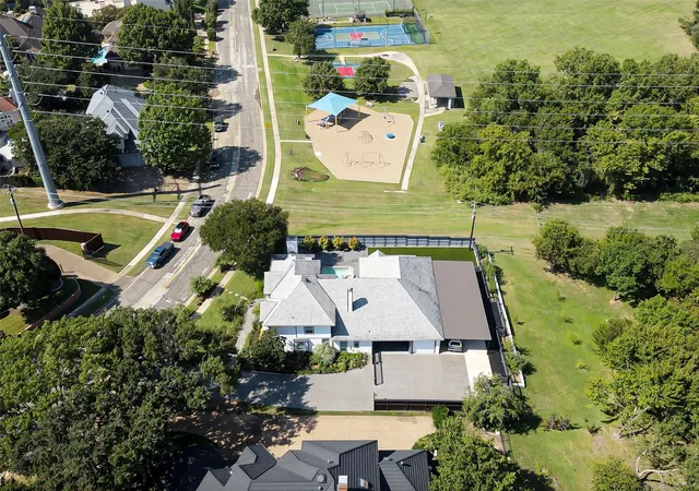 Photo 3 of Single family home for sale at 3015 Forestwood Dr, Arlington, TX 76006 | MLS# 21189455 | Listing updated on 2026-10-08