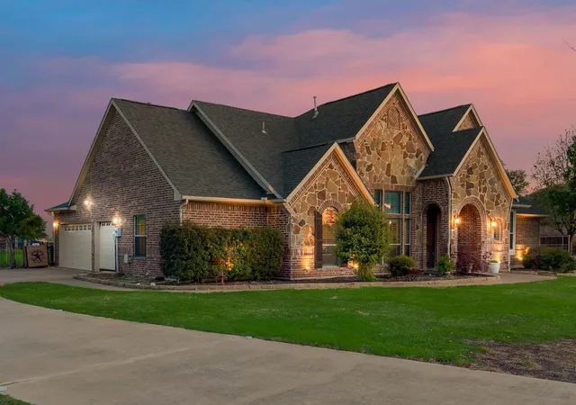 Homes for sale in Talty, TX | 18176 Langford Ln, Talty, TX 75126 | MLS# 21188504