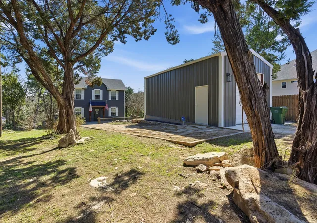 Photo 2 of Single family home for sale at 1205 Comanche Cove Dr, Granbury, TX 76048 | MLS# 21187431 | Listing updated on 2026-08-17