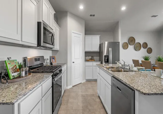 4th image of 1025 Foxburg Dr, Fort Worth, TX 76131 | MLS# 21189329