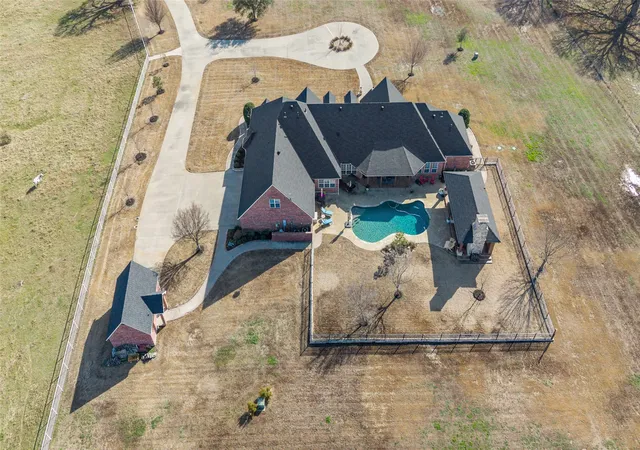 Photo 3 of Single family home for sale at 2560 County Road 4708, Sulphur Springs, TX 75482 | MLS# 21189242 | Listing updated on 2026-09-24