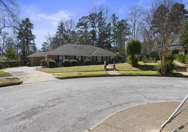 Homes for sale in Tyler, TX | 2829 Yorktown Dr, Tyler, TX 75701 | MLS# 21171014
