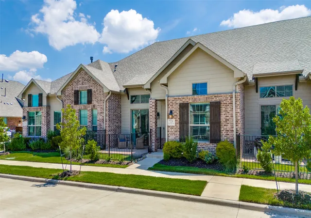 Townhouse for sale at 7220 Calistoga Ln, Grand Prairie, TX 75054 | MLS# 21184118