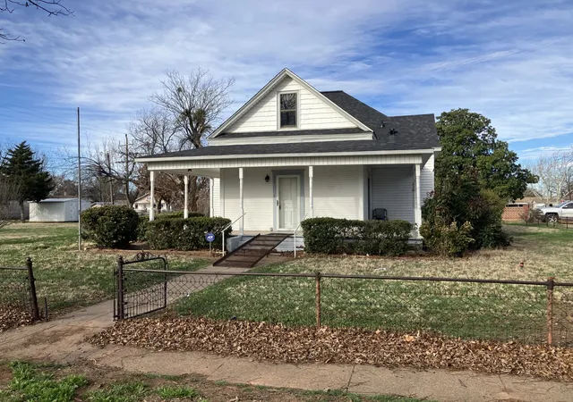 Photo 1 of Single family home for sale at 109 N Foley St, Seymour, TX 76380 | MLS# 21189910 | Listing updated on 2026-09-06