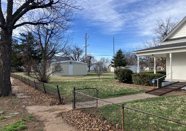 Photo 2 of Single family home for sale at 109 N Foley St, Seymour, TX 76380 | MLS# 21189910 | Listing updated on 2026-09-06