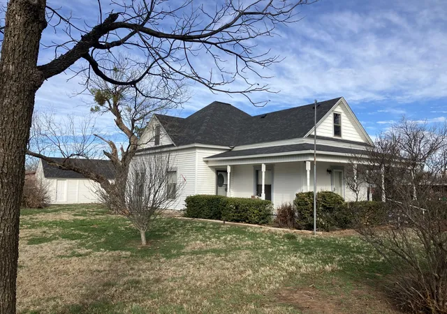Photo 3 of Single family home for sale at 109 N Foley St, Seymour, TX 76380 | MLS# 21189910 | Listing updated on 2026-09-06