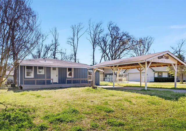 Homes for sale in Tool, TX | 2016 Gavin Rd, Tool, TX 75143 | MLS# 21189834