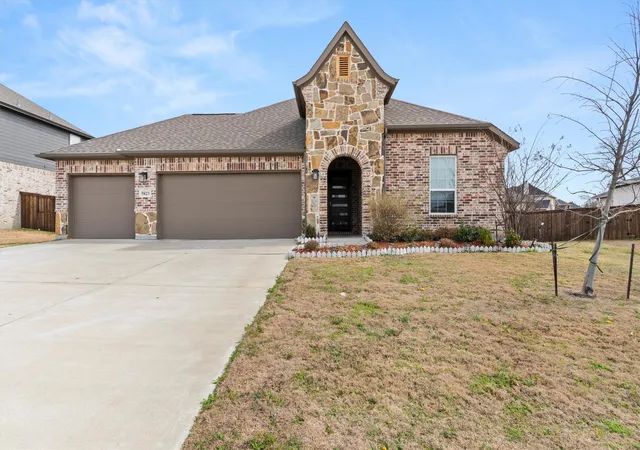 1st image of 5823 Heatherwood Loop, Sachse, TX 75048 | MLS# 21187323