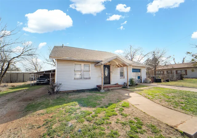 Homes for sale in Breckenridge, TX | 1109 W Elm St, Breckenridge, TX 76424 | MLS# 21186444