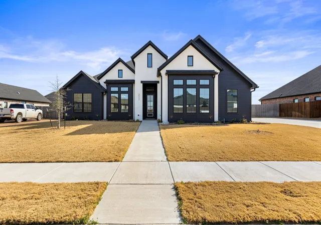 Single family home for sale at 2217 Slocum Ct, Lorena, TX 76655 | MLS# 21188915