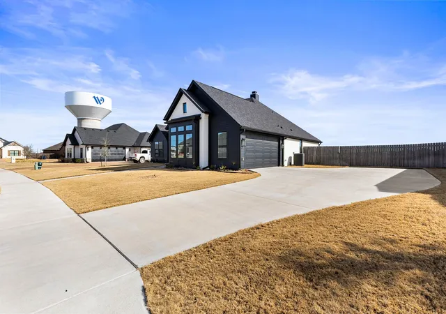 Photo 4 of Single family home for sale at 2217 Slocum Ct, Lorena, TX 76655 | MLS# 21188915 | Listing updated on 2026-07-27