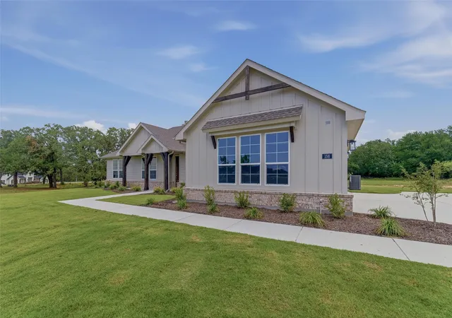 Homes for sale in Springtown, TX | 156 Oak Grove Wy, Springtown, TX 76082 | MLS# 21190079
