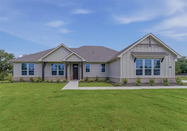 Homes for sale in Springtown, TX | 156 Oak Grove Wy, Springtown, TX 76082 | MLS# 21190079