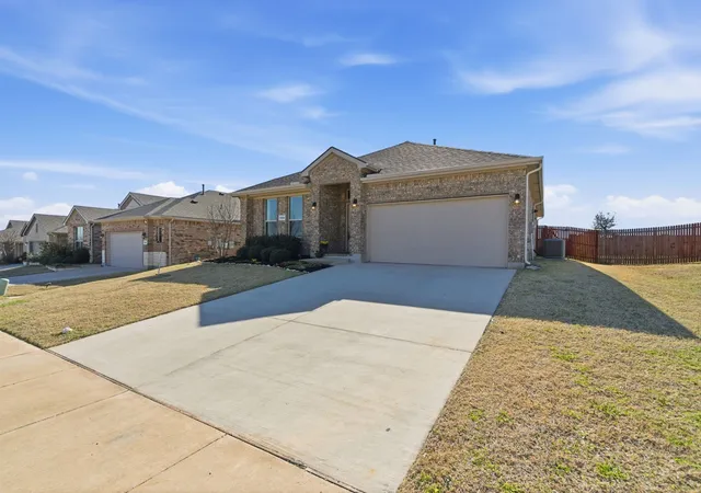 Photo 3 of Sale Pending at 1506 Livermore, Cleburne, TX 76033 | MLS# 21190230 | Listing updated on 2026-07-17