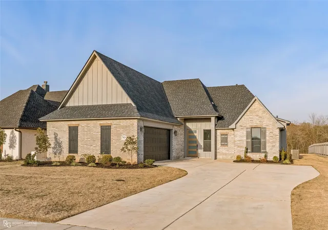 Photo 1 of Single family home for sale at 923 Chisolm Trl, Bossier City, LA 71111 | MLS# 21190106 | Listing updated on 2026-08-26