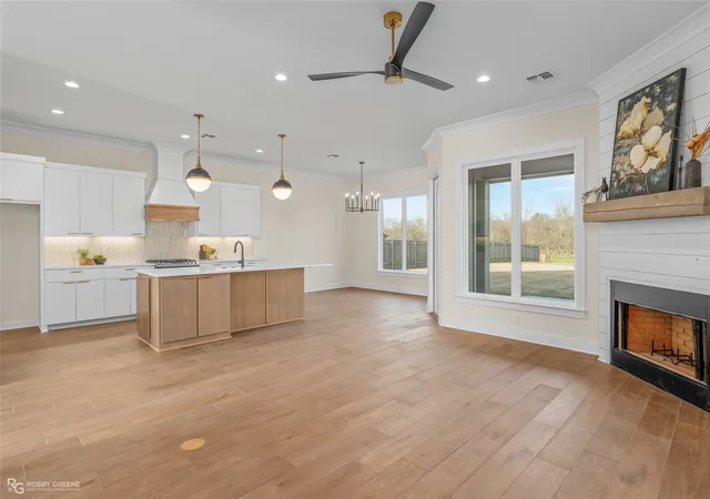 Photo 2 of Single family home for sale at 923 Chisolm Trl, Bossier City, LA 71111 | MLS# 21190106 | Listing updated on 2026-08-26