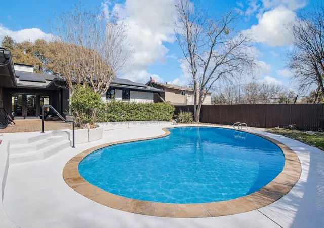 Photo 1 of Single family home for sale at 7992 Fallmeadow Ln, Dallas, TX 75248 | MLS# 21190035 | Listing updated on 2026-09-06
