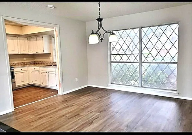 Photo 4 of Single family home for sale at 2752 Meadow Isle Ln, Dallas, TX 75237 | MLS# 21190445 | Listing updated on 2026-09-23