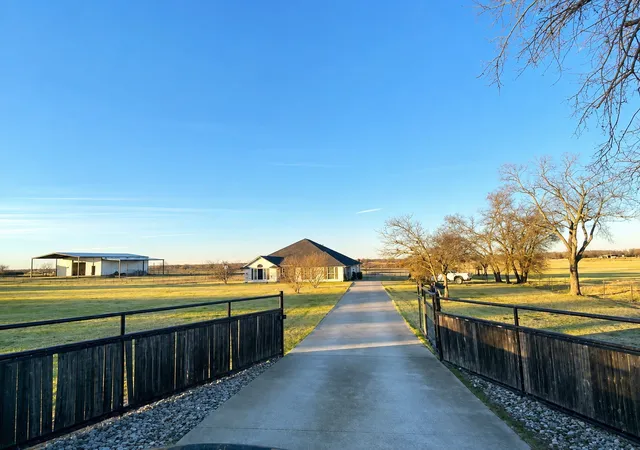 Photo 1 of Single family home for sale at 4600 Lone Star Rd, Poolville, TX 76487 | MLS# 21186003 | Listing updated on 2026-09-21