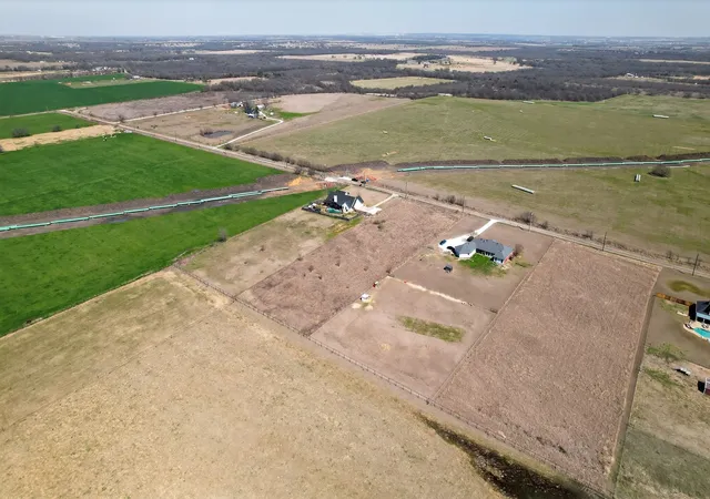 Homes for sale in Grandview, TX | 7408 County Road 205, Grandview, TX 76050 | MLS# 21190548
