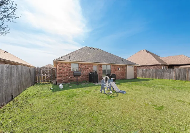 Homes for sale in Palmer, TX | 106 Hanover Ave, Palmer, TX 75152 | MLS# 21190601