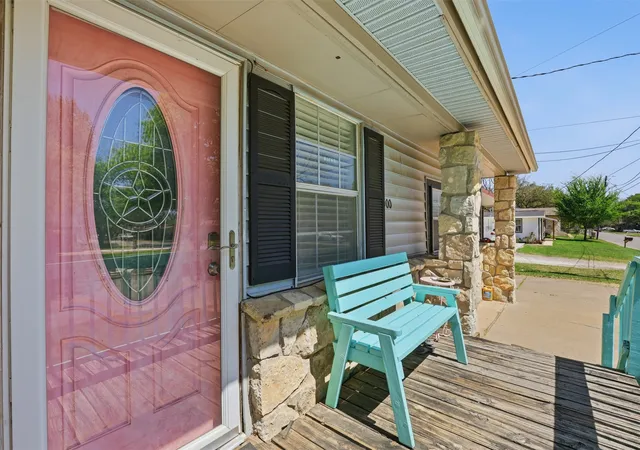 Homes for sale in Granbury, TX | 500 W Rucker St, Granbury, TX 76048 | MLS# 21177984