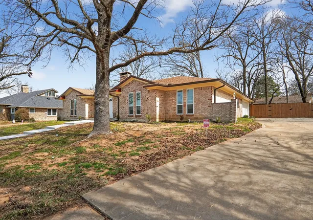 Photo 1 of Single family home for sale at 835 38th St Se, Paris, TX 75462 | MLS# 21186386 | Listing updated on 2026-07-17